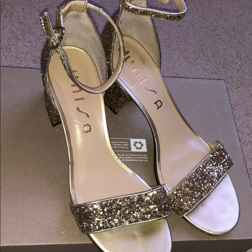 sparkly gold heels